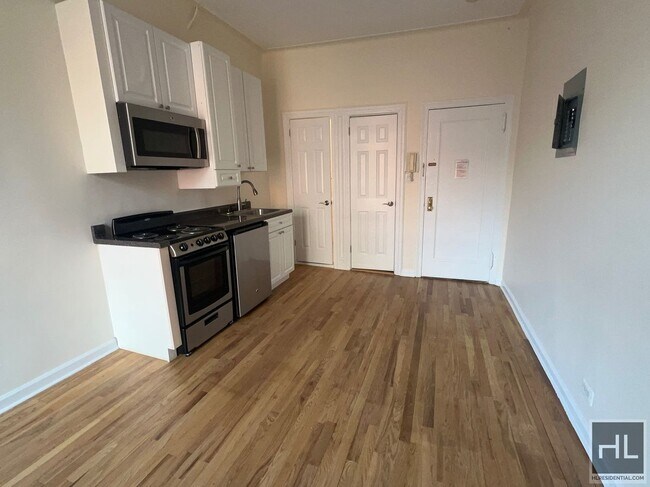 Photo - WEST 72 STREET Unit 7F