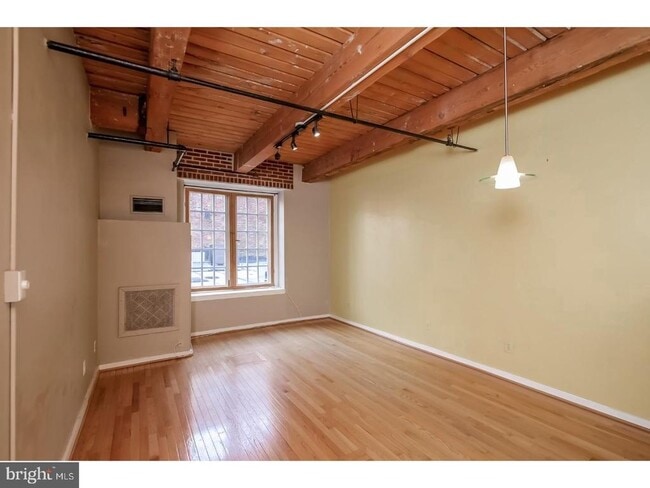 Photo - 1010 Race St Unidad 2I