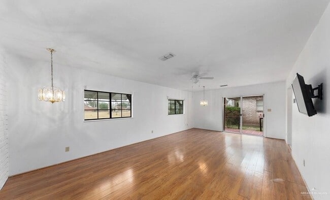 Photo - 16 McFadden Dr Unidad 8