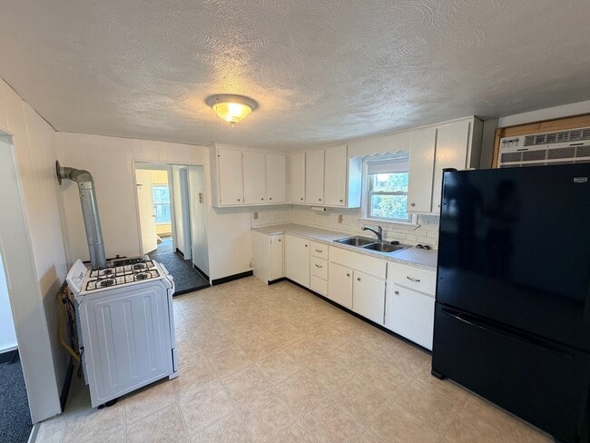 10 Island St Unit 3