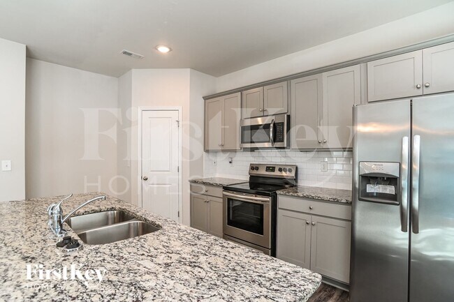 Photo - 9616 Hamel St