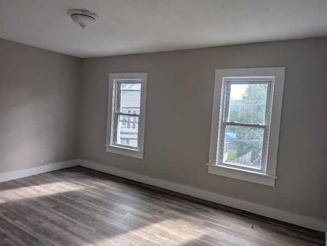 Photo - 1010 Snyder Ave