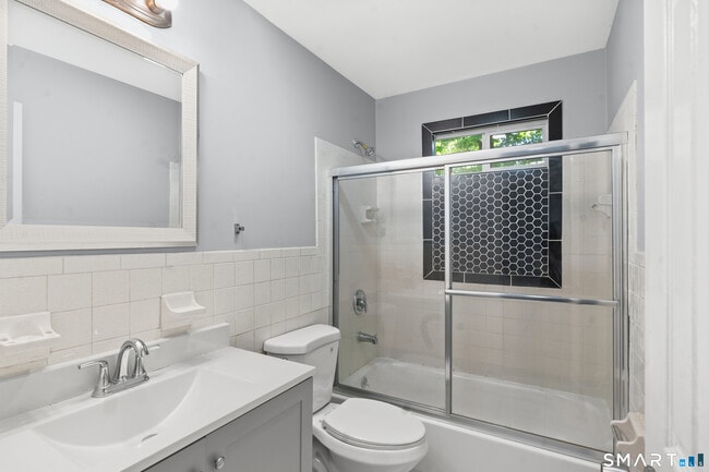 Photo - 22 Irving Pl