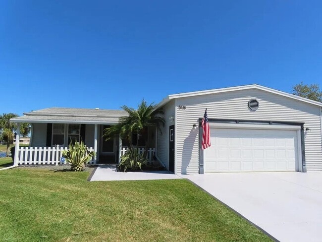 Building Photo - 5626 Swan Lake Dr