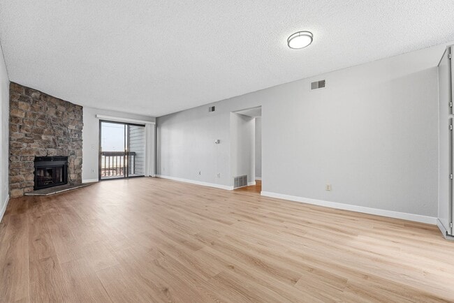 Photo - Updated 2 bed / 1 bath home in Lakewood!