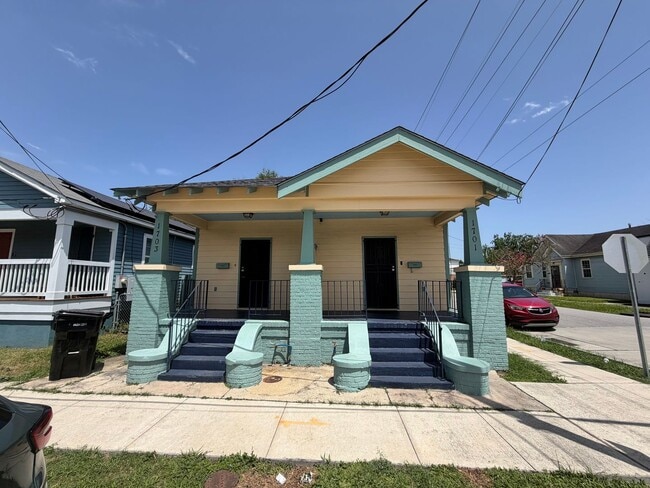 Building Photo - 1701-1703Desir Unit 1703