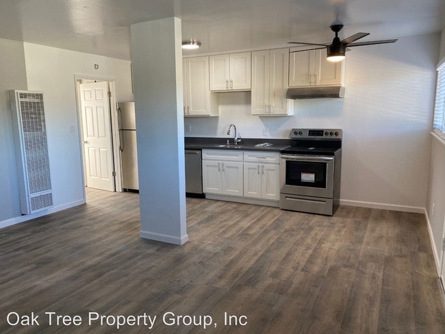 Photo - 3211 School St