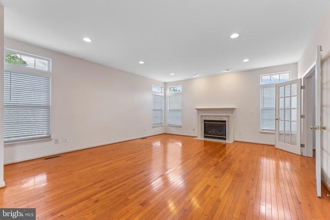 Photo - 7209 Bladen Pl