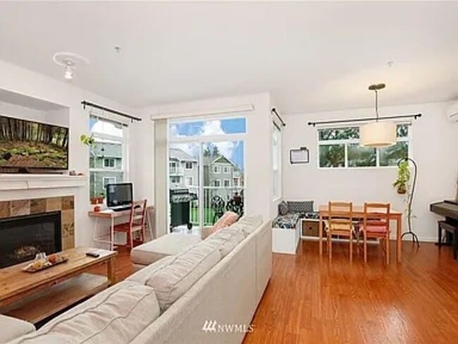 Photo - Sammamish 2 Bed 2 Bath