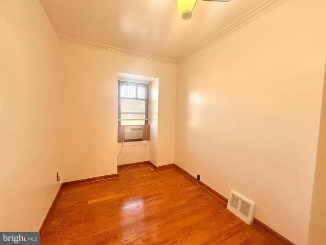 Photo - 148 N 21st St Apartment Unit 6