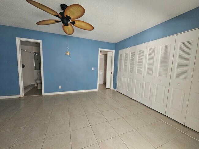 Photo - 145 Sheffield E