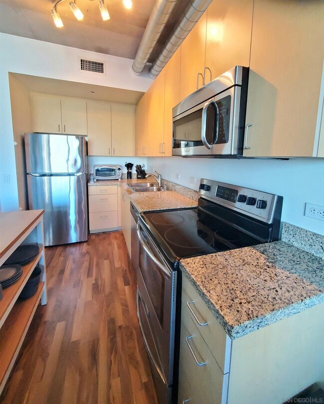 Photo - 1080 Park Blvd Unidad 309