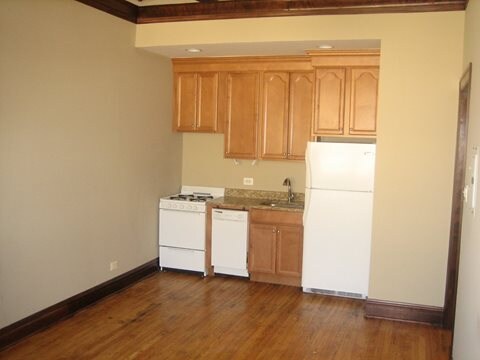 Photo - 4755 N Sawyer Ave Apartment Unit 2G