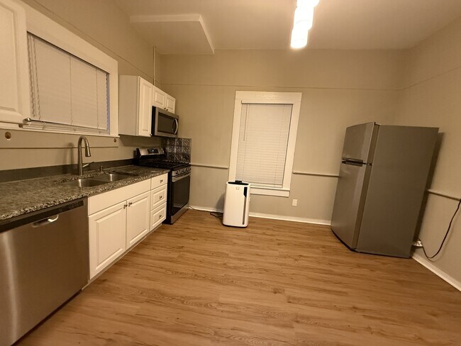 1001 Curran St NW