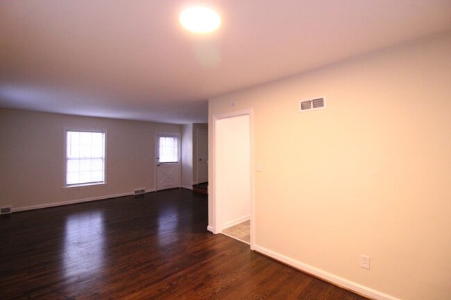 Photo - November FREE On This 2 Bedroom 1 Bath Dup...
