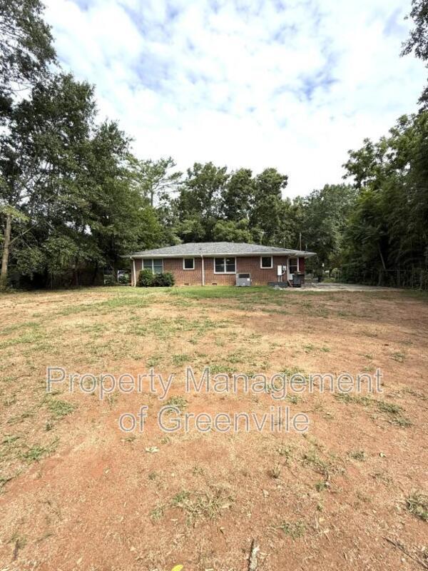 Photo - 205 W Lee Rd