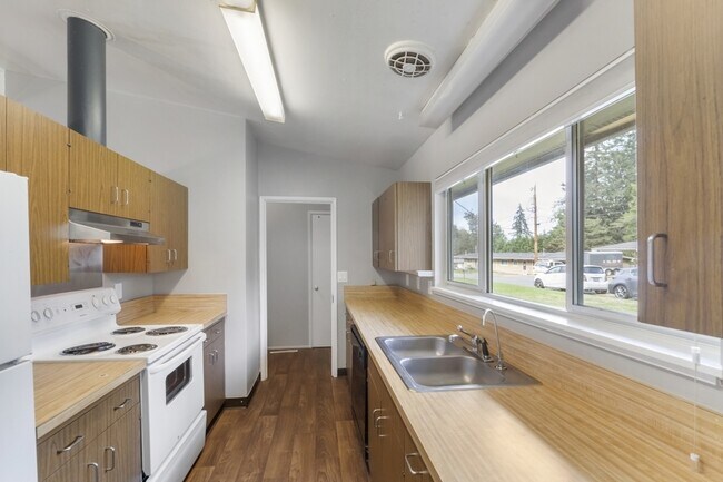 Building Photo - 12767 Lala Cove Ln SE Unit 9 Rental