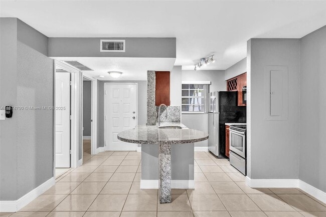 Photo - 2890 N Oakland Forest Dr Unit 108