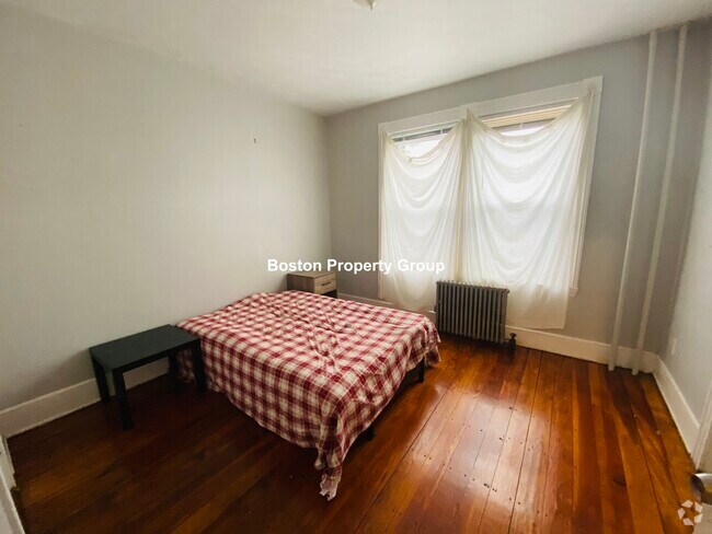Building Photo - 28 Clarkson St Unit 1 Rental