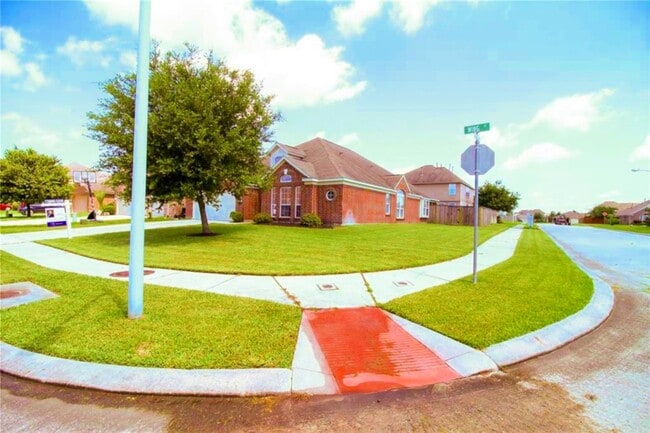 Photo - 9935 Wing St