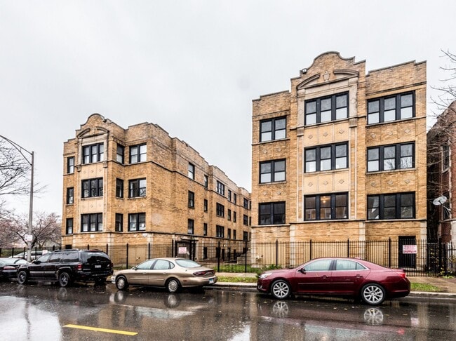 5556 W Jackson