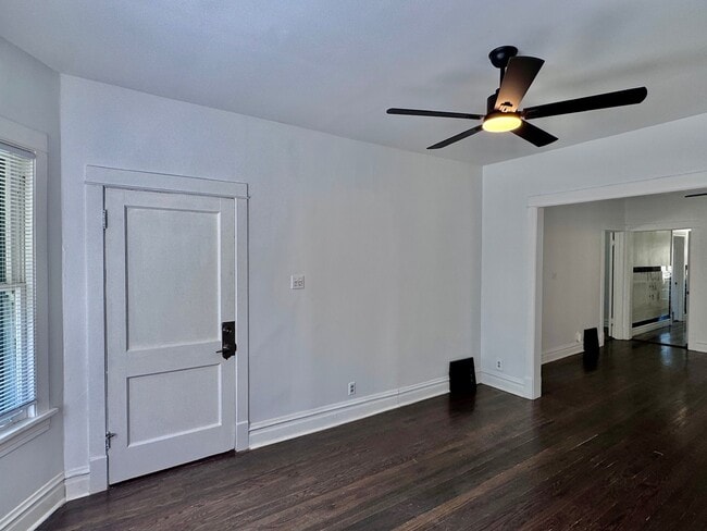 2047 N Lavergne Ave Unit 1