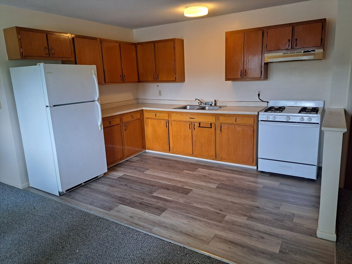 Photo - 382-384 River St