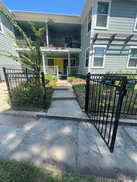 Building Photo - 4705 Park Dr Rental