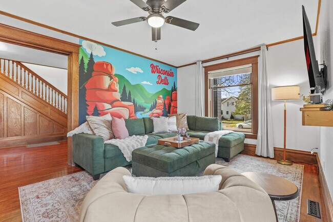 924 Capital St Unit SI ID1369276P