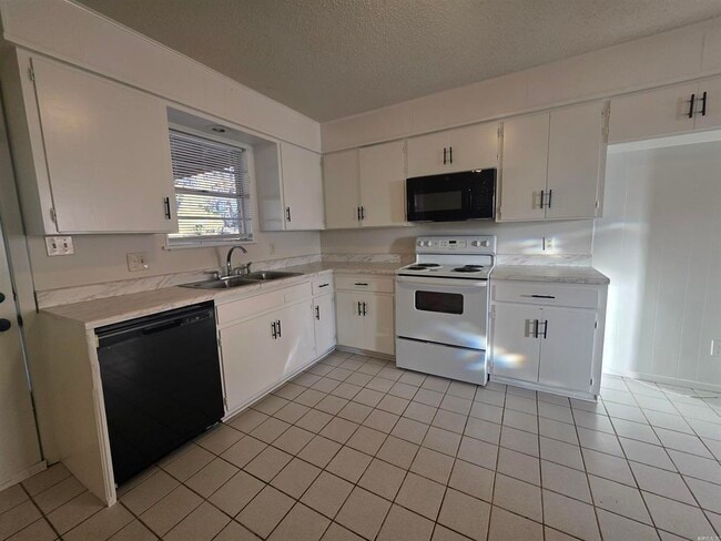 Photo - 600 Witts Dr