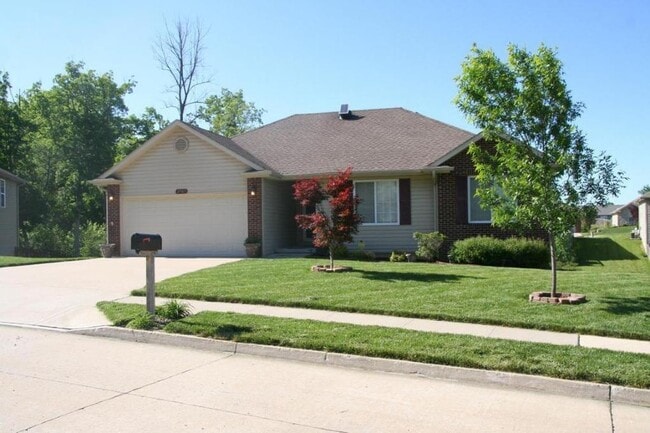 Building Photo - Beautiful single family home located in a quiet cul-de-sac