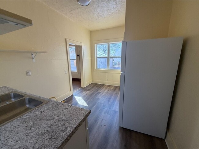 Photo - 2 bed 1 bath House for rent!