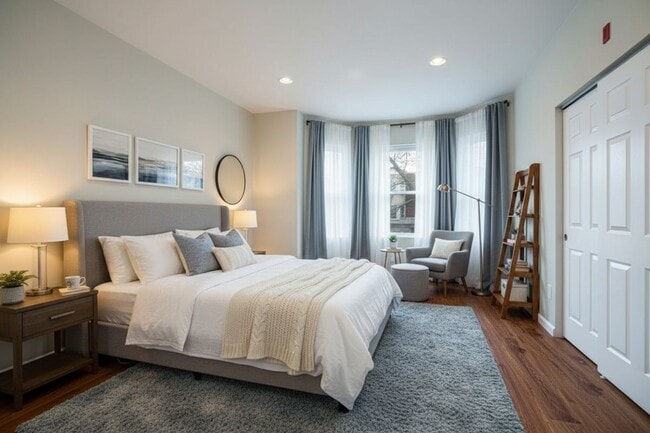 Building Photo - 5043 Walnut St Unit 2F