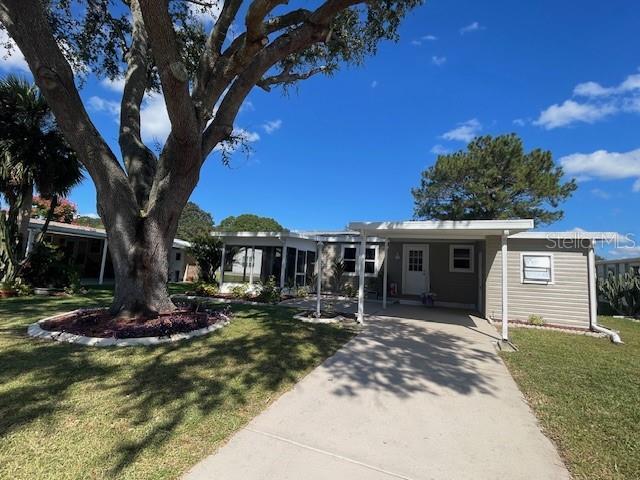 Photo - 909 Orchid St