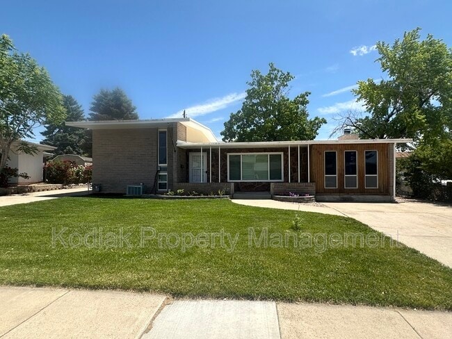 Photo - 1730 Luke St House