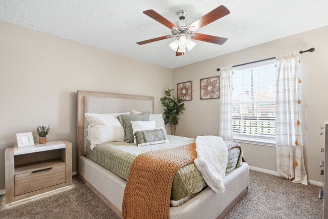 1BD, 1BA - 674SF - Bedroom