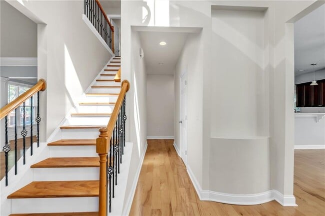 Photo - 242 16th St NW