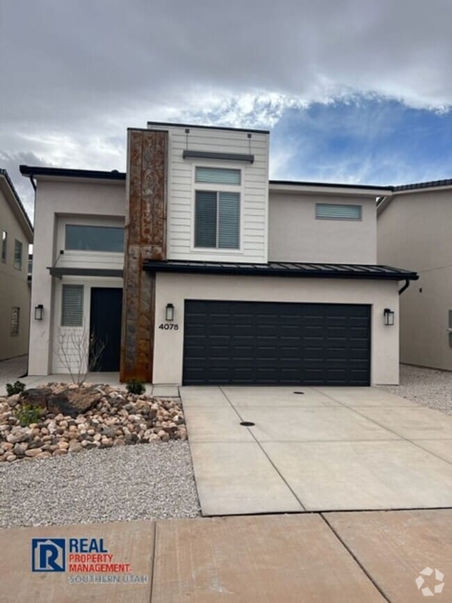 Building Photo - 4 Bedroom Home in Desert Canyons