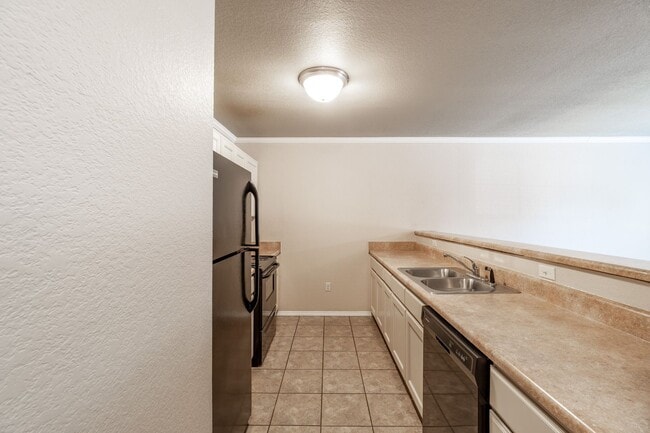 Photo - 2763 Oakview Rd