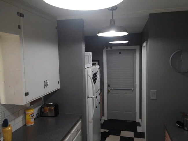 Photo - 751 Farnell Ln