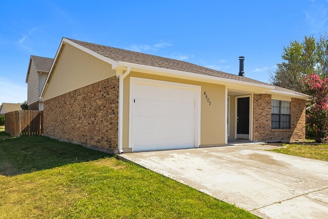 Photo - 4507 Nervin St