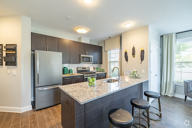 2BR, 2BA - 1,010 - The Imperial I - Kitchen