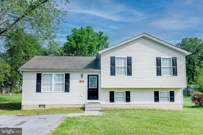 Building Photo - 513 E 11th Ave