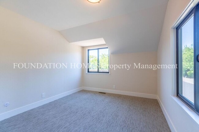 Photo - 74 Windstone Dr