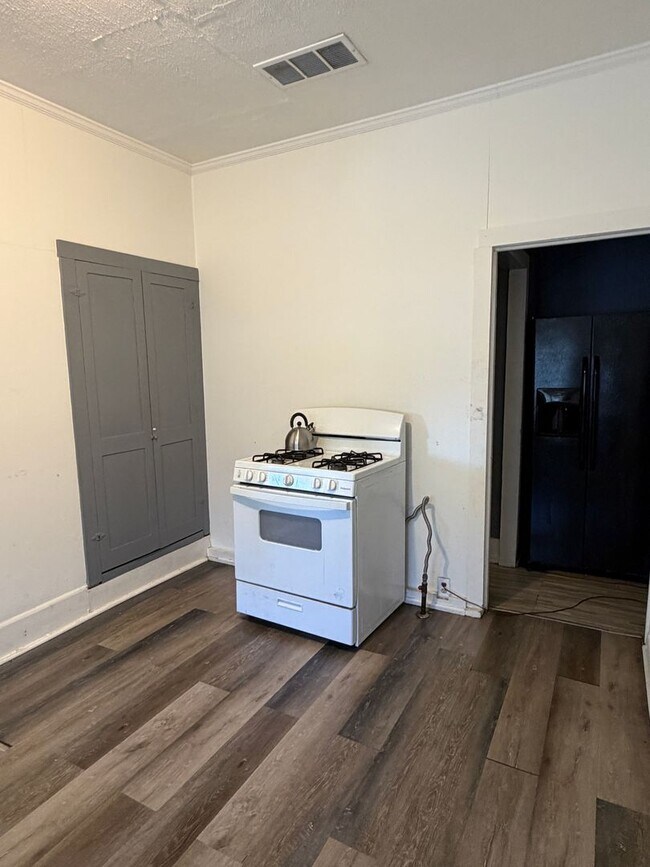 Photo - 1348 W Kirby Pl Unidad Vacant