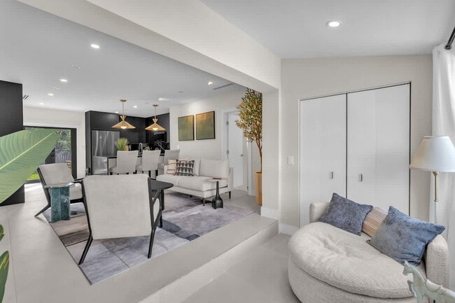 Photo - 400 NW 45th St Unit ID1344554P