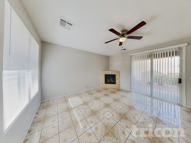 Photo - 8998 Ellenbrook St