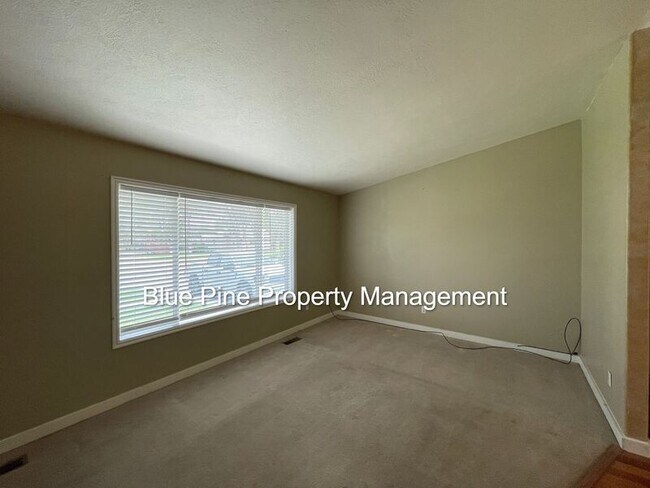 Photo - 3240 Carolyn Ln