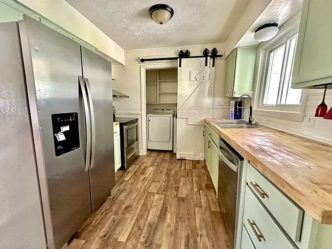 1205 Octavian Cir