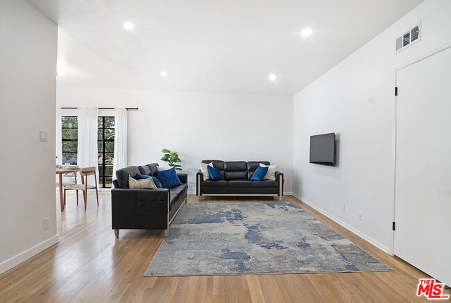 Photo - 344 Rexford Dr Unit 4